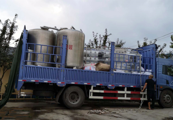 二手10噸雙級反滲透設備裝車