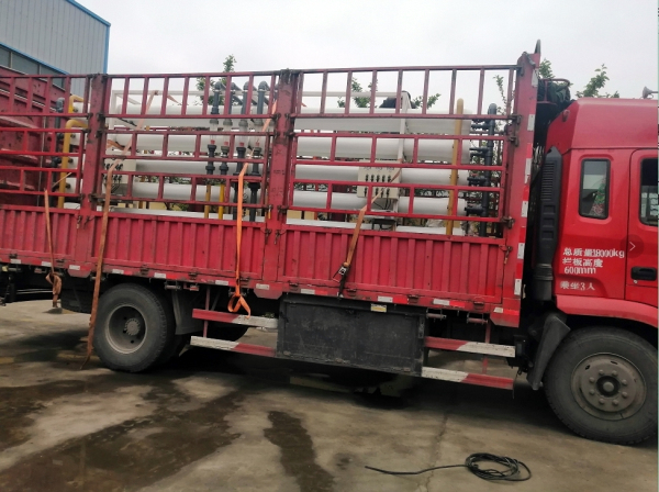 二手20噸雙級反滲透設備裝車