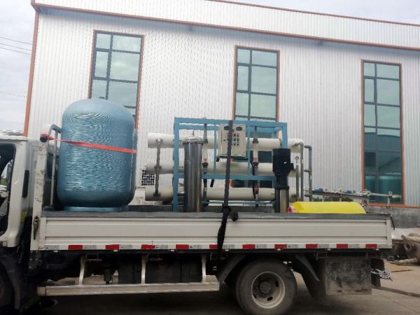 二手5噸單級反滲透設備裝車