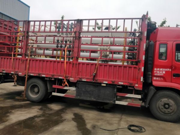 二手20噸雙級反滲透設備裝車